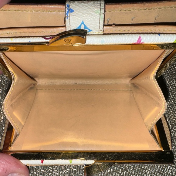 Preloved White Multicolor Murakami Kiss-Lock Wallet - Picture 8 of 8